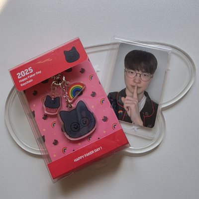 T1🌟 全新 25年 Faker 生日吊飾 小卡