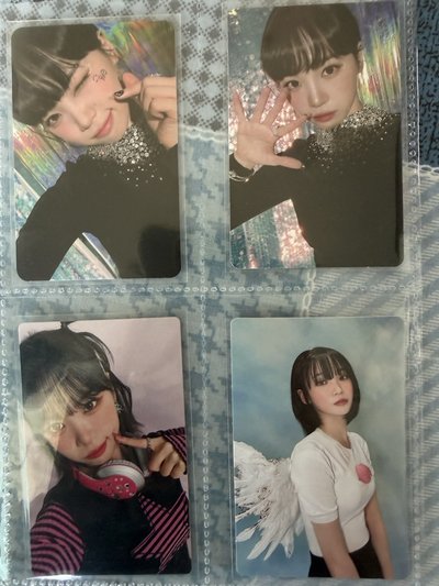 LE SSERAFIM小盤 會附一本卡冊
