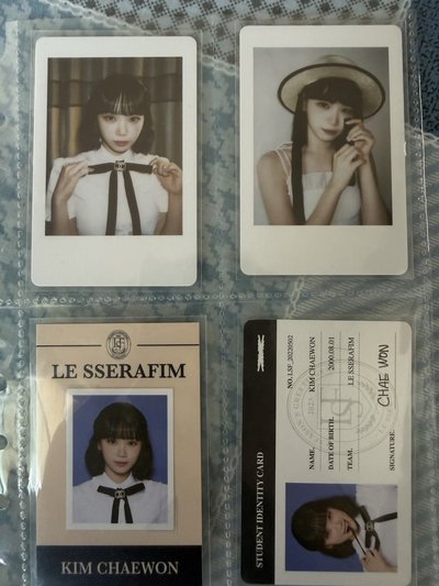 LE SSERAFIM小盤 會附一本卡冊