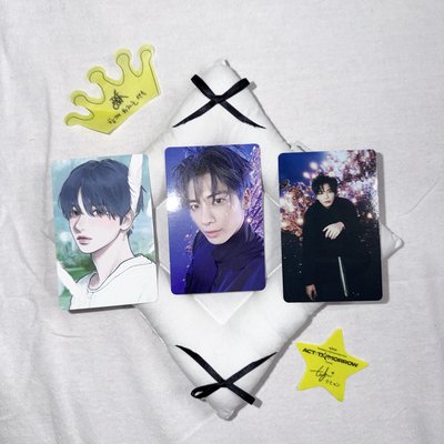 ⚪️𝙎𝙩𝙖𝙧𝙠𝙞𝙨𝙨𝙚𝙙 隨機卡 𝙏𝘼𝙀𝙃𝙔𝙐𝙉 (整圖不拆）送紙花如圖