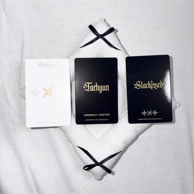 ⚪️𝙎𝙩𝙖𝙧𝙠𝙞𝙨𝙨𝙚𝙙 隨機卡 𝙏𝘼𝙀𝙃𝙔𝙐𝙉 (整圖不拆）送紙花如圖