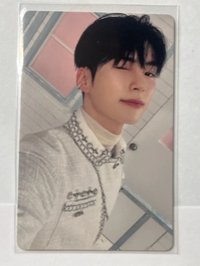 成韓彬（眨眼）