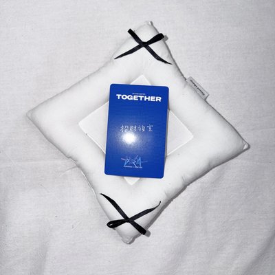 🔴正四 yzy 2.0 特典卡 𝙔𝙀𝙊𝙉𝙅𝙐𝙉 需多帶一張/一個 ⟦⚪️標記的小卡/週邊商品⟧