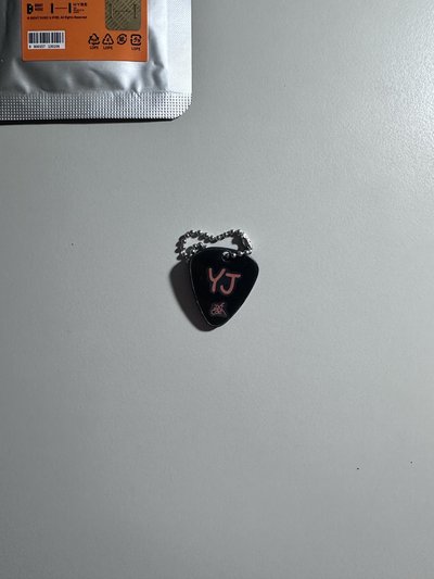 MOA CON pick 吊飾然竣