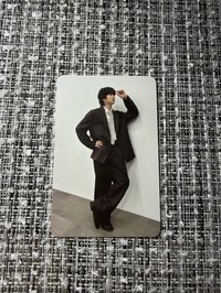 希澈-黑色西裝站著