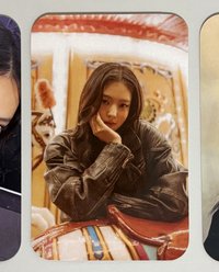 限量滿額卡（中間）手撐下巴