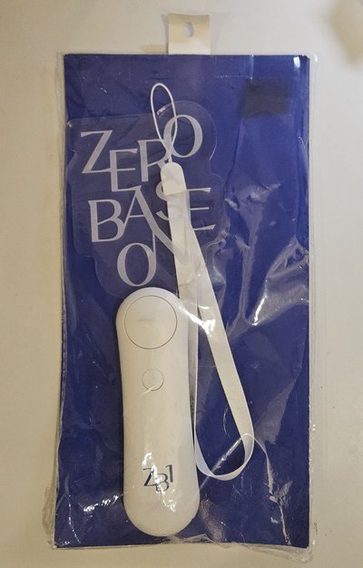 Zerobaseone 初代手燈