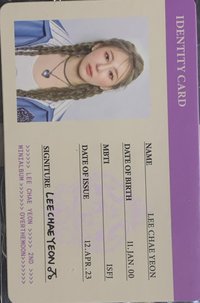 Over The Moon 專輯卡 