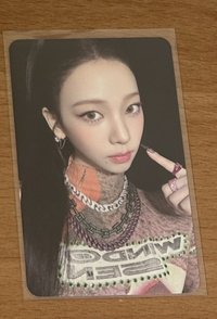 Karina 正規一隨機卡