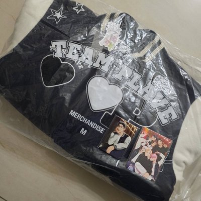 全新現貨 PLAVE 棒球外套 M號 含整組外套卡+大閃卡