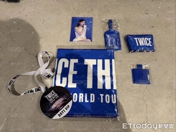 TWICE 3/22 day3 vip禮包(含vip吊牌)