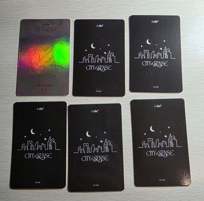 i-dle展覽 隨機卡包組 (5官拍+1麵閃卡）