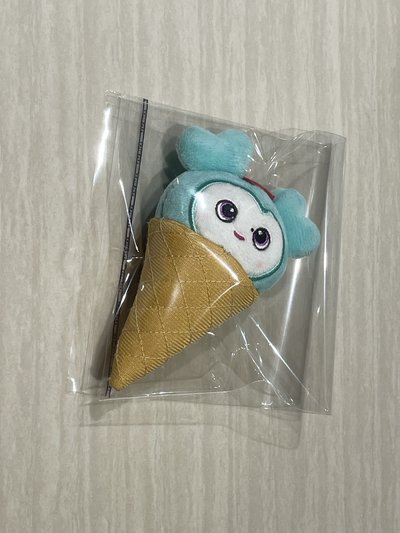 MINA 日本 冰淇淋娃