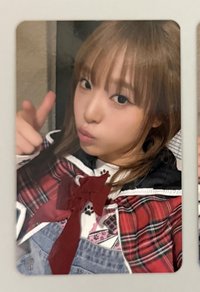 嘟嘴指你（左邊）