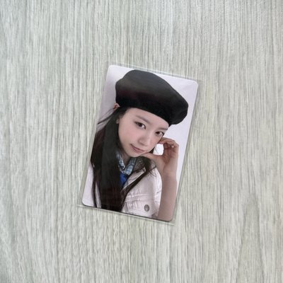 ILLIT Moka bomb yzy 2.0 幸運卡 