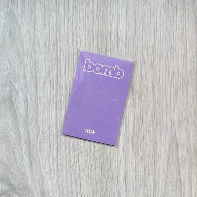 ILLIT Moka bomb yzy 2.0 幸運卡 