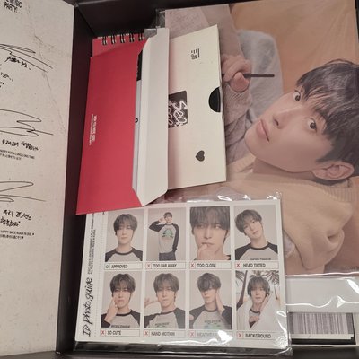 25年年曆紅版整套