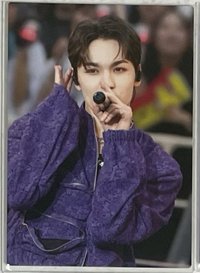 Follow Fellow展覽卡(紫衣)