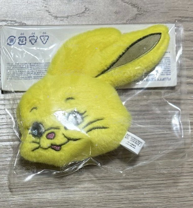 玟 兔頭吊飾