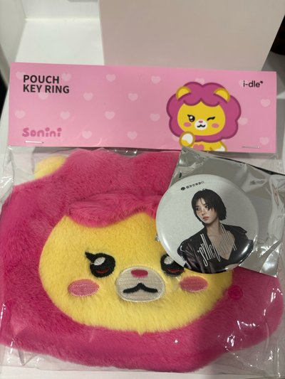 I-dle展覽滿額卡-小娟+零錢包+國泰徽章