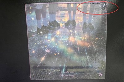 qwer 迷三未拆一套 （外觀有損）