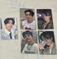 髮帶星（左下）