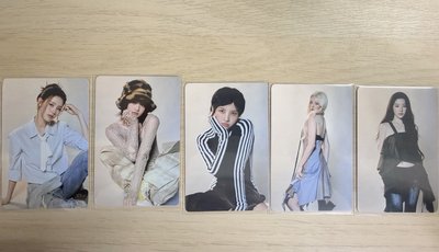 i-dle 展覽 [City of Sense] 隨機卡包 B ver. 一套5張