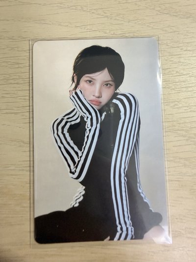 i-dle 展覽 [City of Sense] 隨機卡包 B ver. 小娟