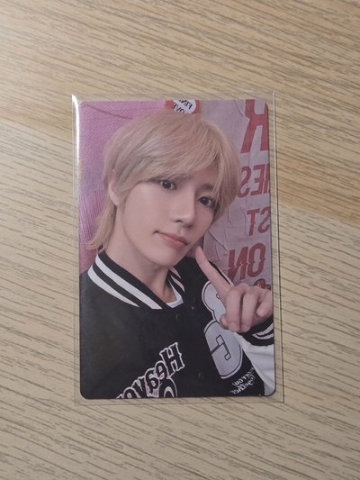 超凹凹好看的金髮圭而且背面手寫很萌