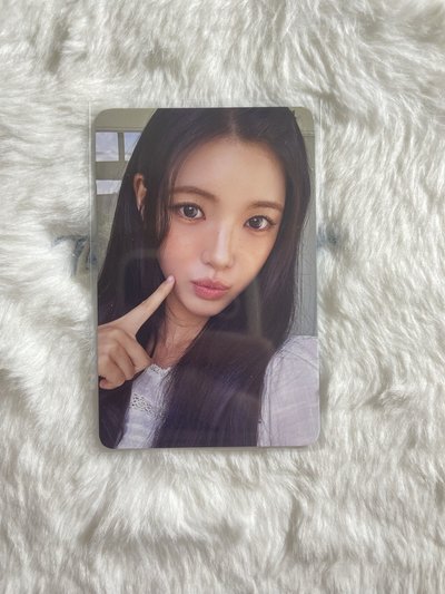 Yuha 年曆2026 隨機卡 B版自拍