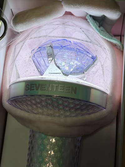 （現貨含手燈套 無原本手繩附19年日咖續會禮）seventeen 二代克拉棒 手燈