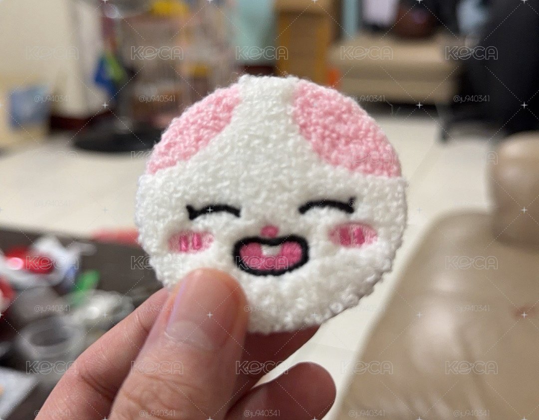 娜 笑臉 徽章