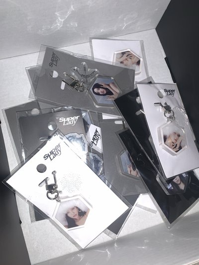 SUPERLADY快閃店吊飾含小卡