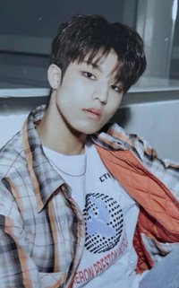 THE FIRST STEP:CHAPTER THREE  專輯卡 