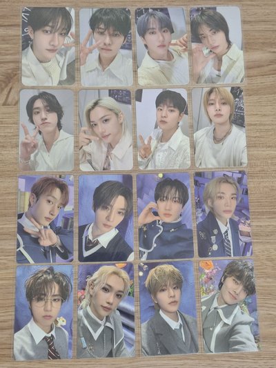 不同系列的套卡