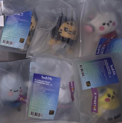 Le sserafim 快店滿額卡 一套 世巡鑰匙圈娃采源 櫻花 允真 一葉 恩採+ 采源扇套