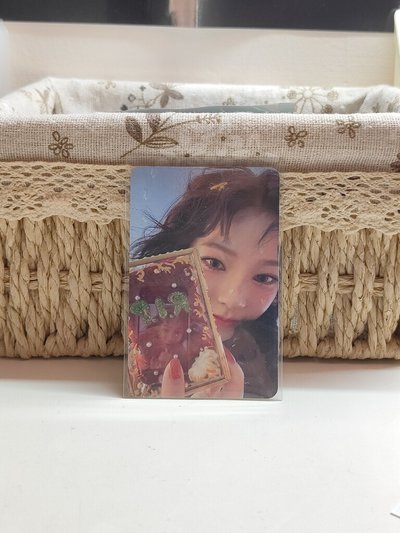 專卡柚（覺得妝造很像一隻小鹿⛄）