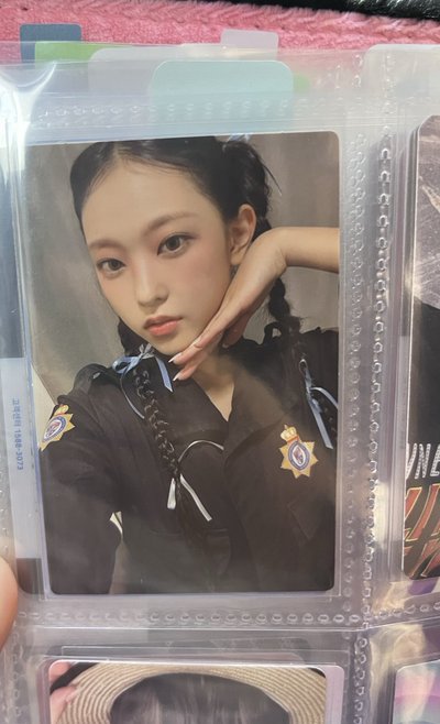 Newjeans 快閃店卡 