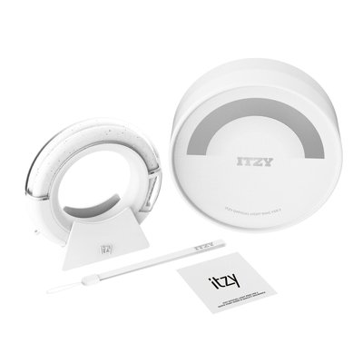 ITZY 二代官方手燈（含WM小卡）