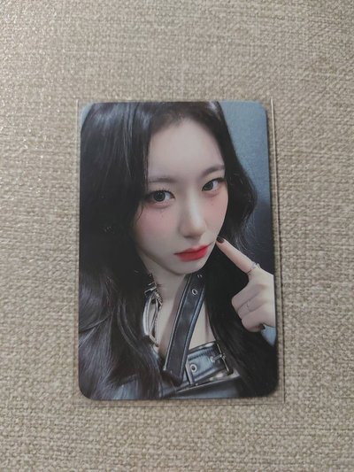 ITZY 彩領特典 ver