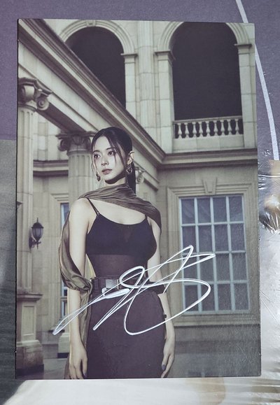 TWICE 周子瑜 abouTZU 簽名明信片ᝰ✍️🏼