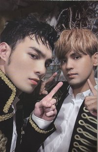 ROYAL Dark 專輯卡 