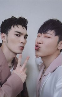 ROYAL Light 專輯卡 