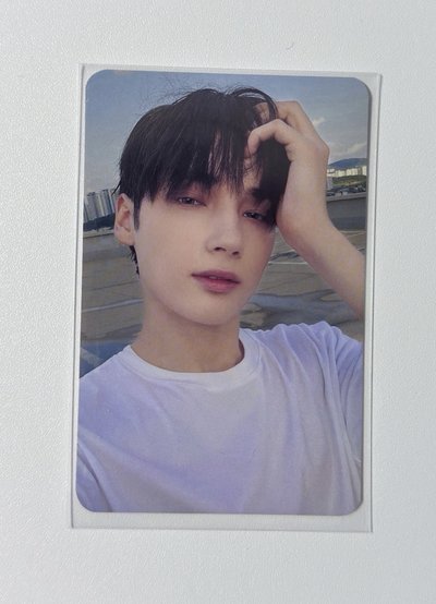 中背：想這樣一直牽著moa的手不放開