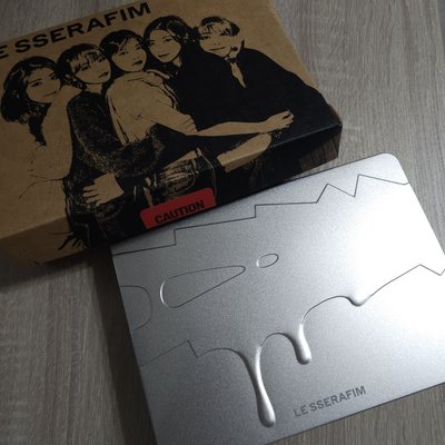 LE SSERAFIM HOT 鐵盒專
