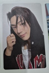 帽t  （Jay本人有拿過同一張卡唷）