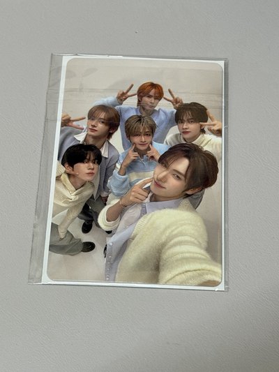 TWS第二週團卡戳臉+海報