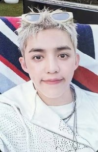 CxM ‘𝙃𝙔𝙋𝙀 𝙑𝙄𝘽𝙀𝙎’ yzy B 簽售卡 