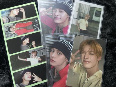 年曆單人set 和貼紙五格照四張卡