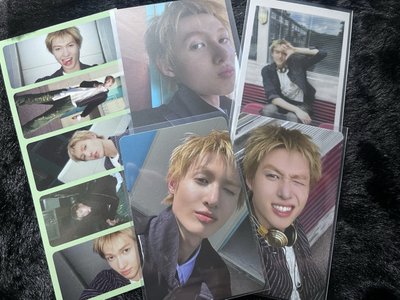 年曆單人set 和貼紙五格照四張卡